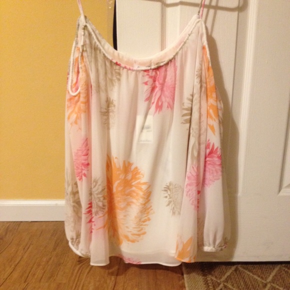 Calvin Klein Tops - Calvin Klein cold shoulder blouse. Size L